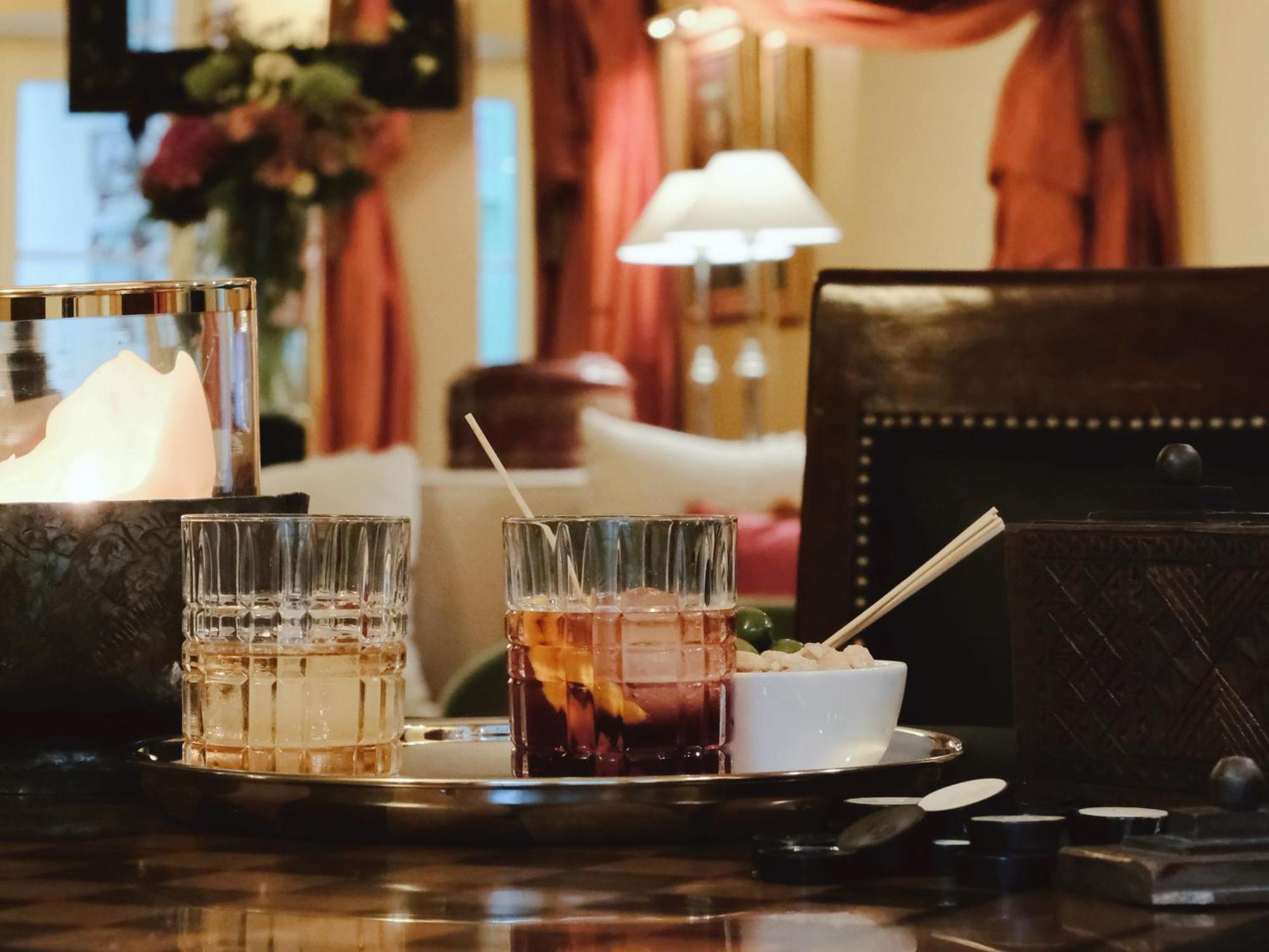 فيلنيوس فندق ريليه آند شاتو ستيكلياي المظهر الخارجي الصورة A Negroni cocktail