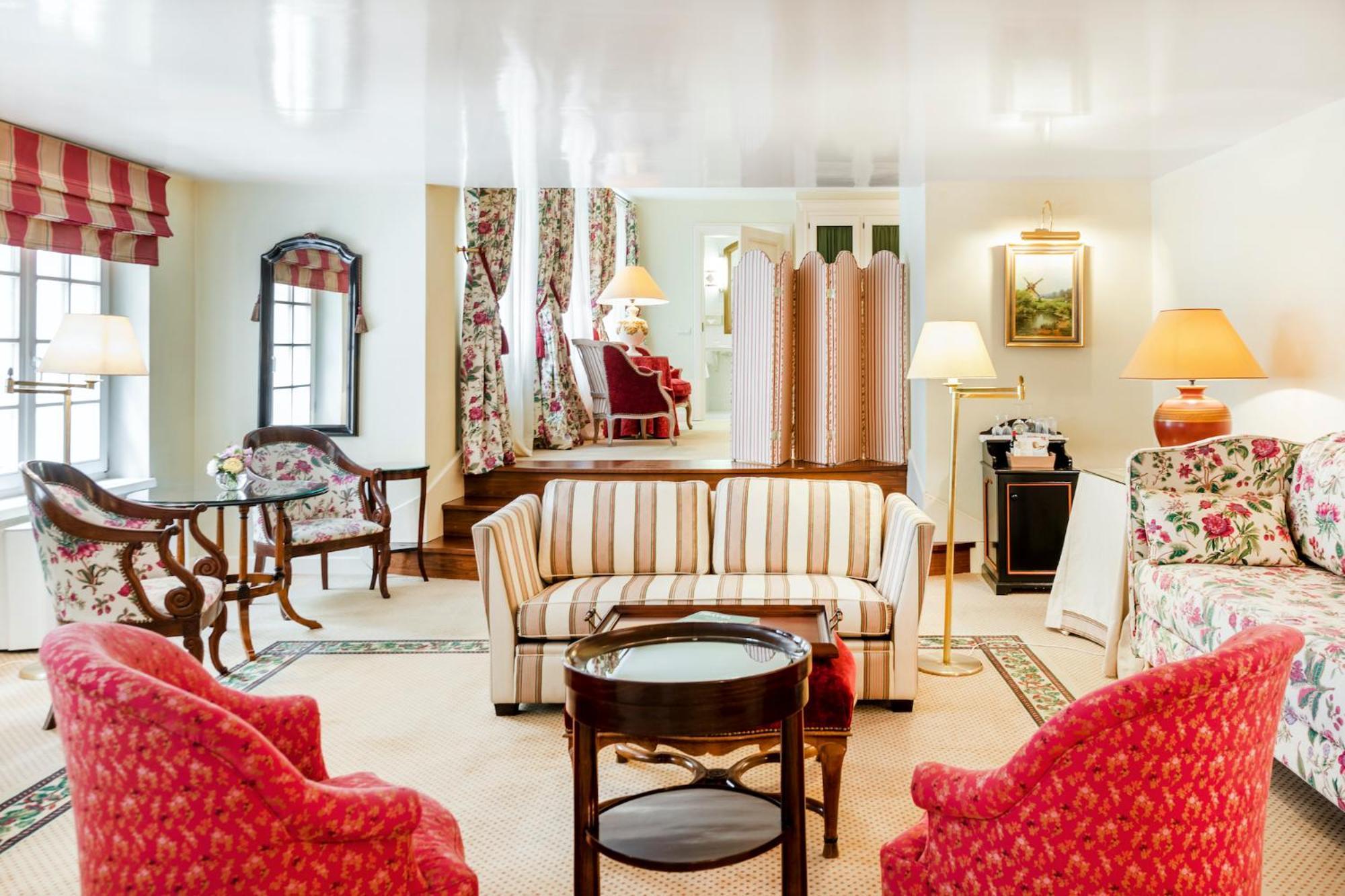 فيلنيوس فندق ريليه آند شاتو ستيكلياي المظهر الخارجي الصورة A suite at the Hotel de Crillon