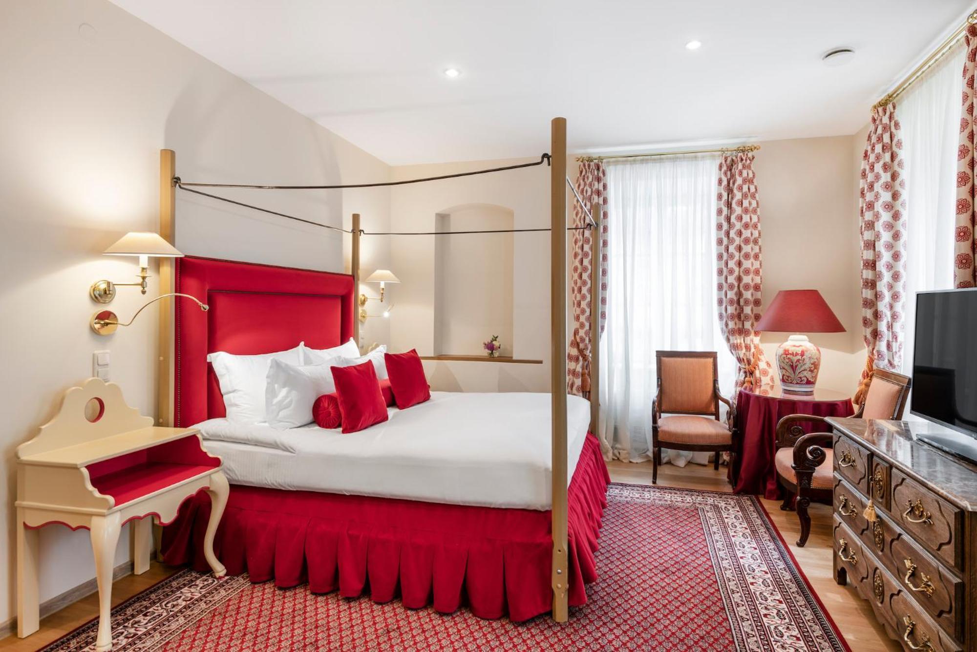 فيلنيوس فندق ريليه آند شاتو ستيكلياي الغرفة الصورة A room at the hotel