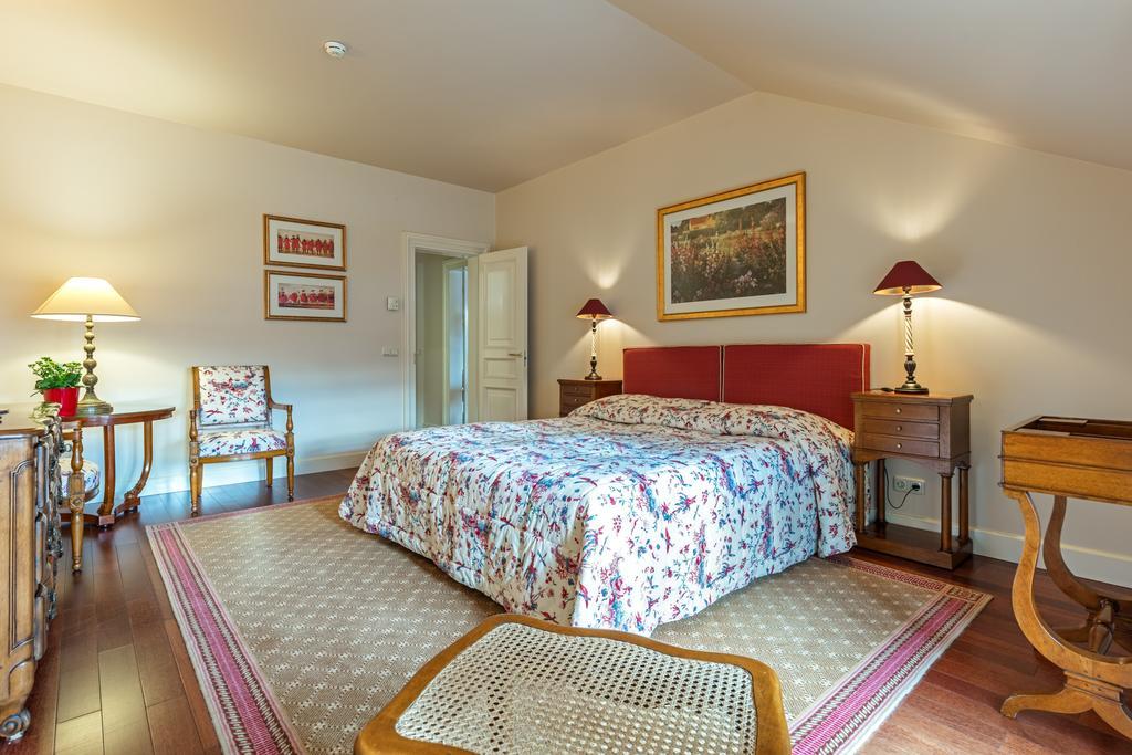 فيلنيوس فندق ريليه آند شاتو ستيكلياي المظهر الخارجي الصورة A bedroom at the hotel