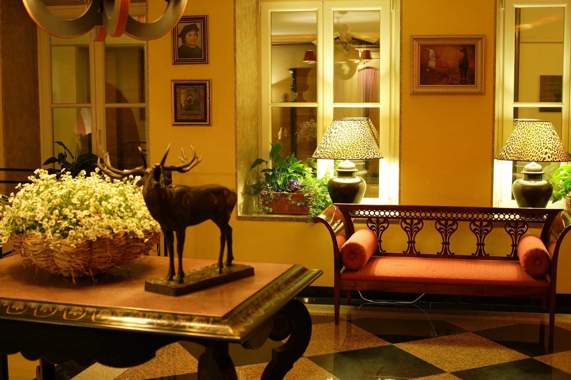 فيلنيوس فندق ريليه آند شاتو ستيكلياي المظهر الداخلي الصورة Interior of the hotel